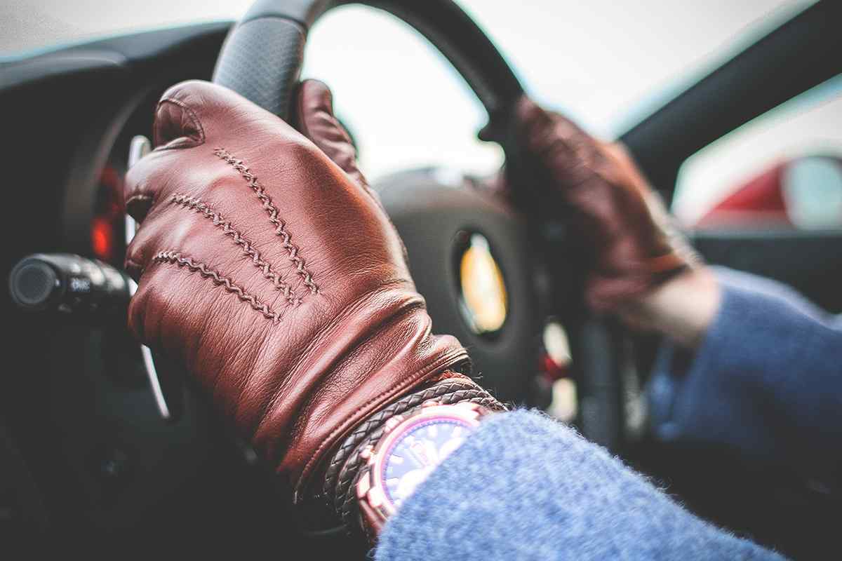 http://www.hurtwoodwood.co.uk/wp-content/uploads/2017/05/gloves-highlight.jpg